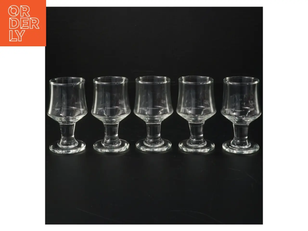 Billede 1 - Sæt med 5 små glas (str. H 9 cm. ø. 4,5 cm)