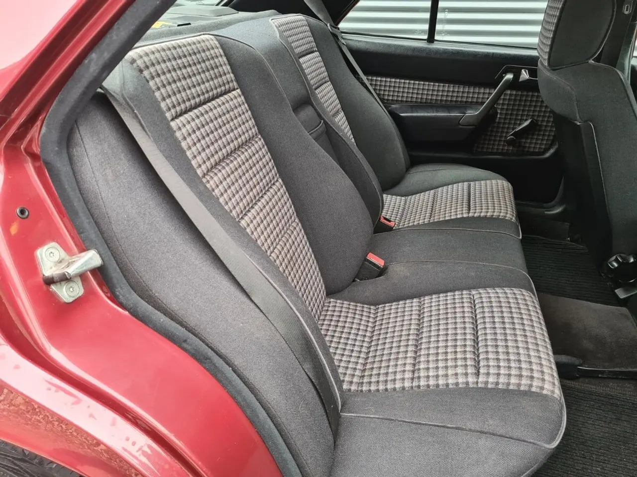 Billede 4 - Mercedes-Benz 190 E 2,0 122HK Aut.