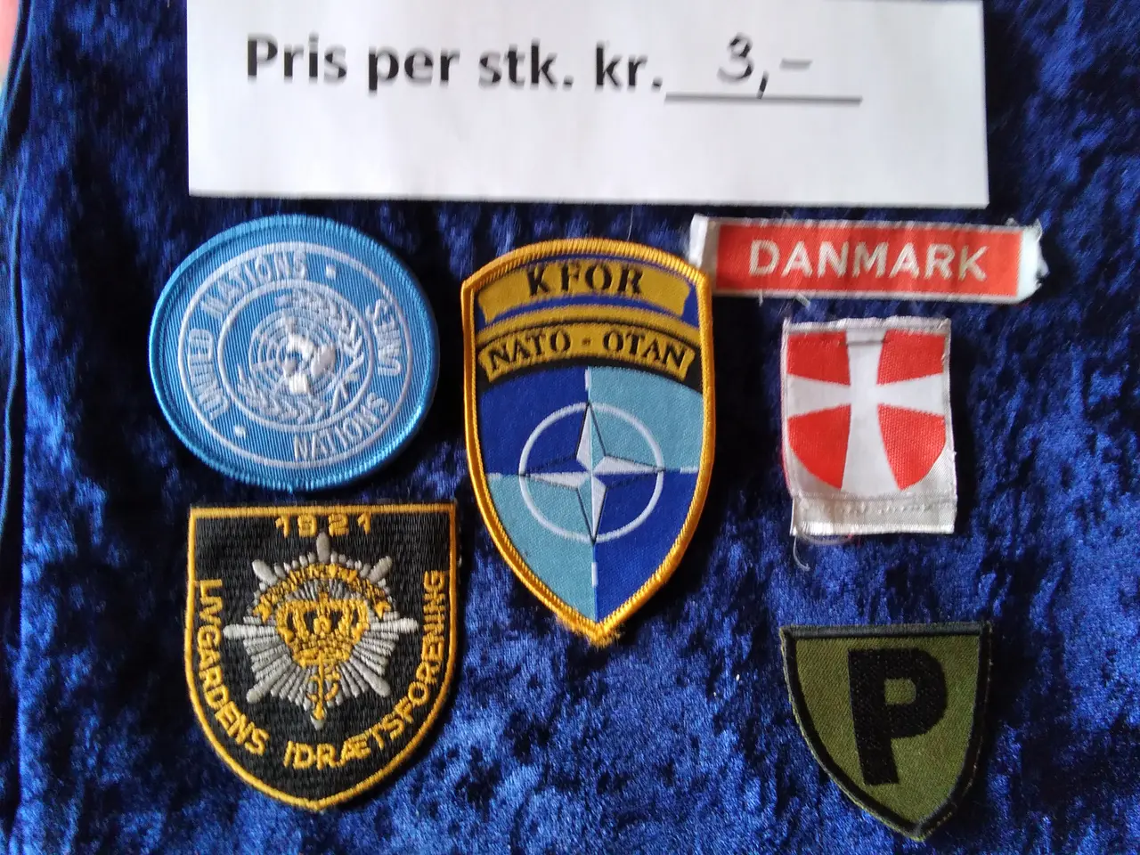 Billede 7 - Militære regimentsmærker og meget andet.