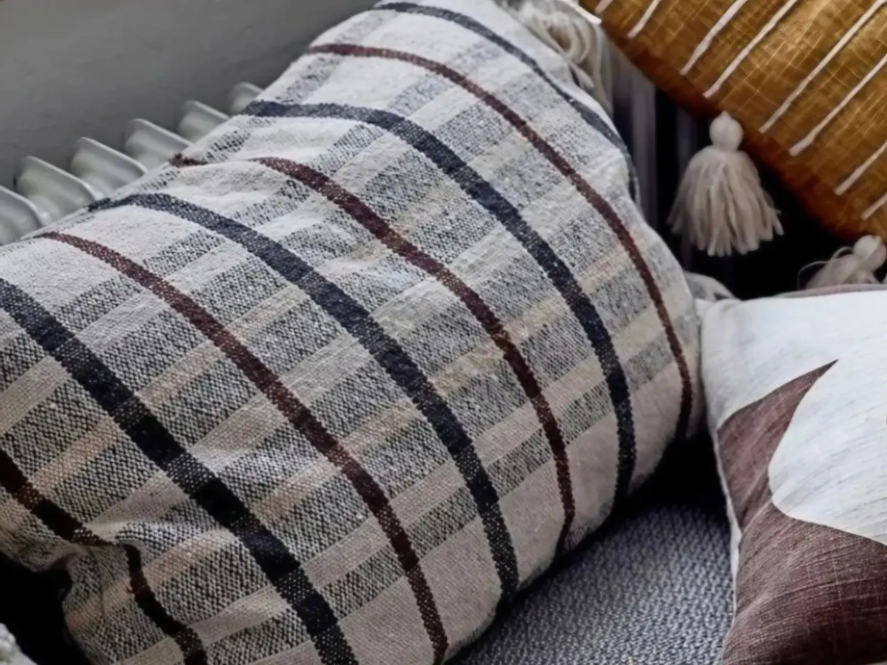 Billede 2 - Bloomingville pude 40x60 fra styling før salg