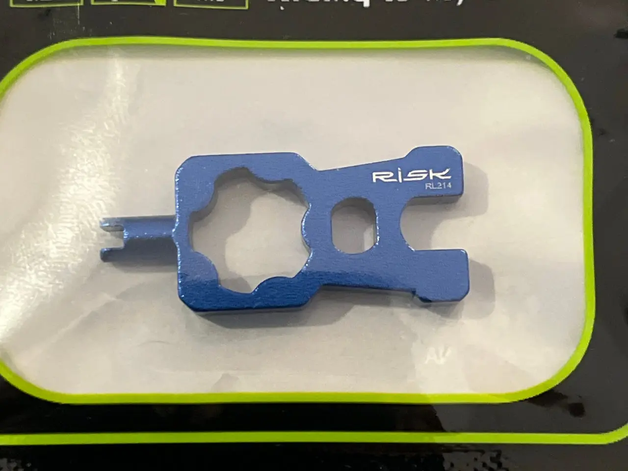 Billede 2 - Risk værktøj til tubeless ventiler - cykel multitool, blå