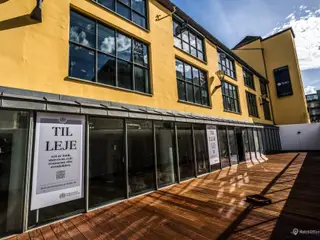 Parterre-lejemål i ikonisk domicil i Aarhus C