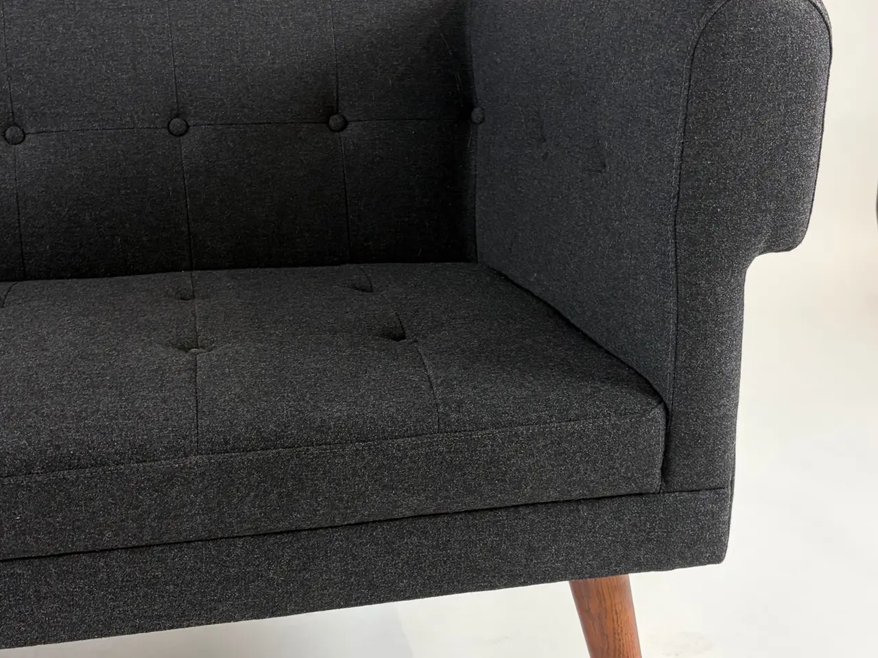 Billede 5 - SofaCompany Harry Sofa – Mørkegrå/Natur Stel