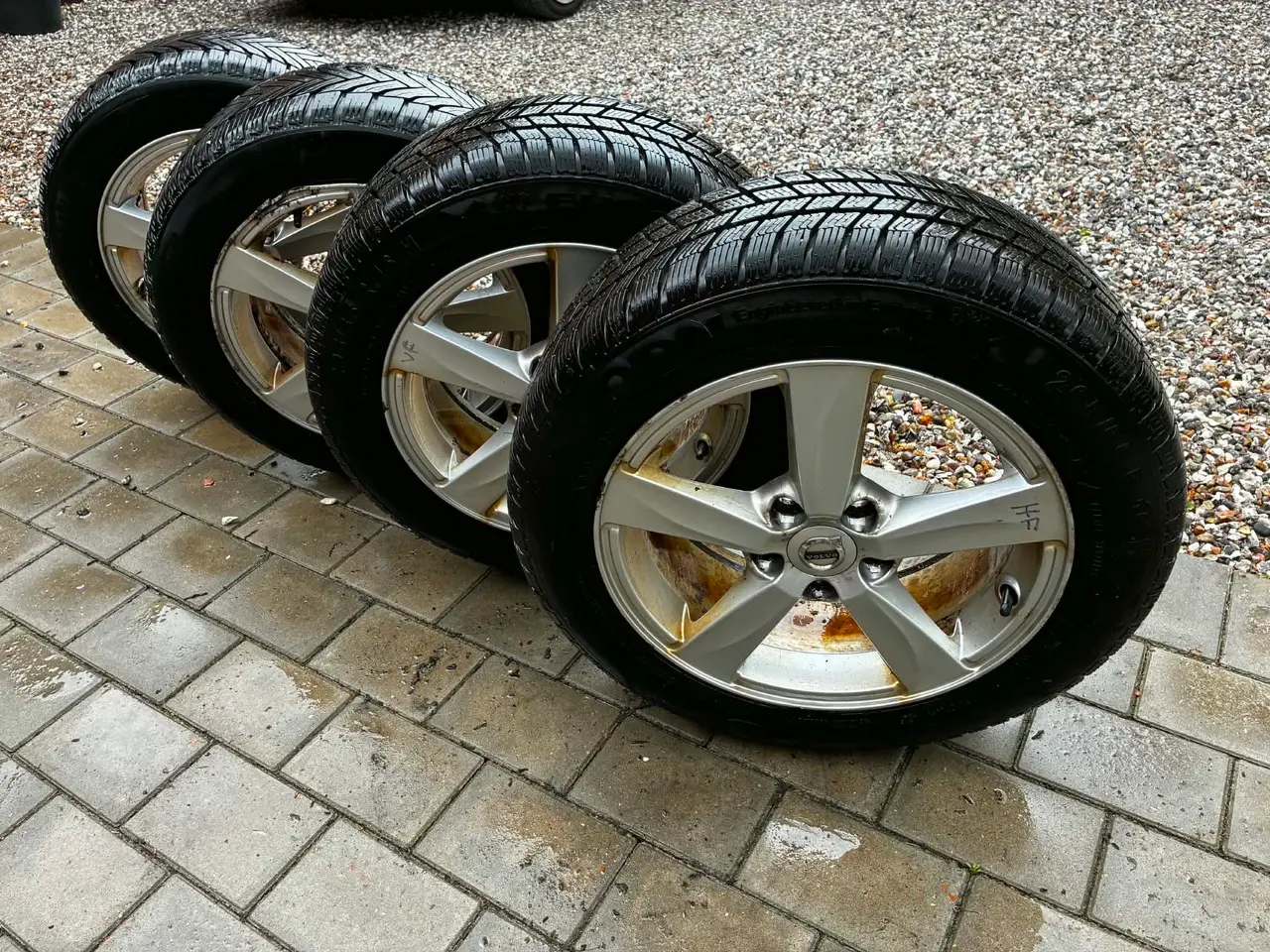 Billede 4 - Volvo vinterdæk med fælge