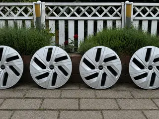 4 19" stålfælge + 4 originale Audi hjulkapsler