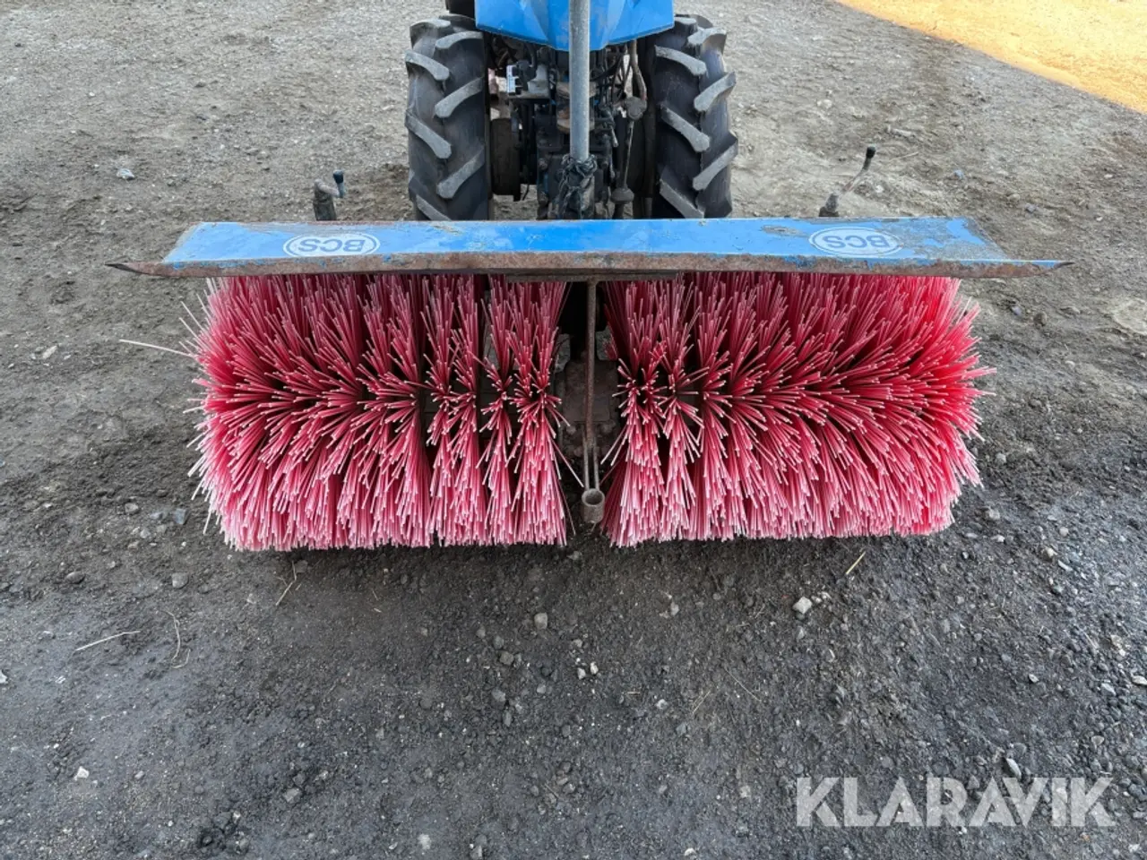 Billede 5 - Redskabsbærer BCS 740 med kost