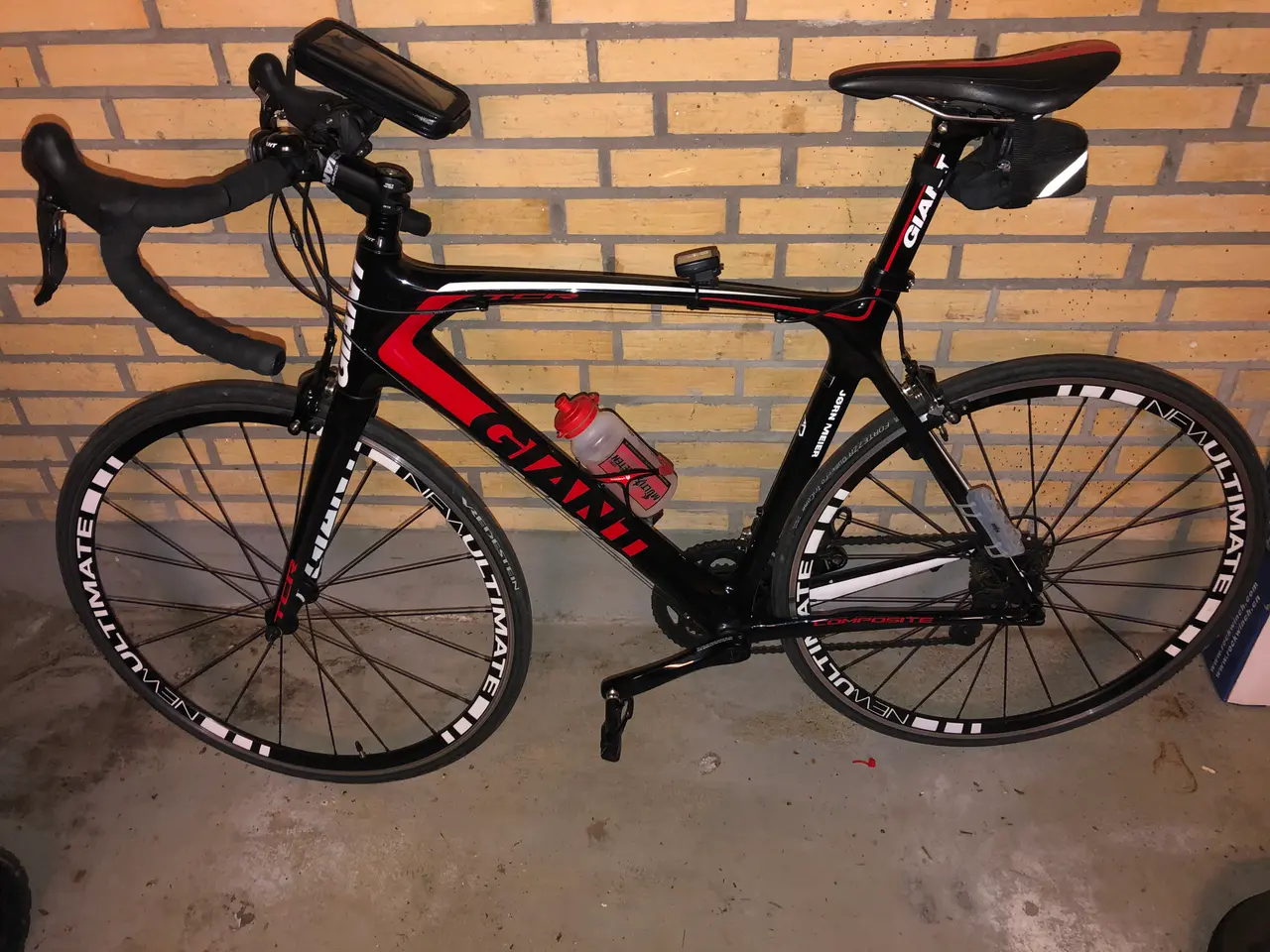Billede 1 - Velholdt Giant racer med få kilometer.