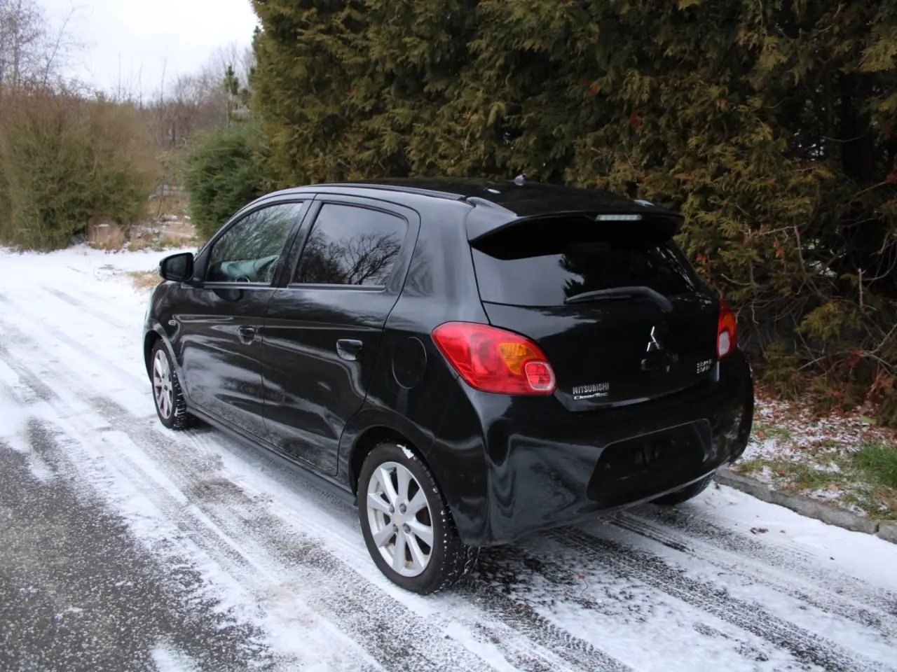 Billede 4 - Mitsubishi Space Star 1,2 Black & White