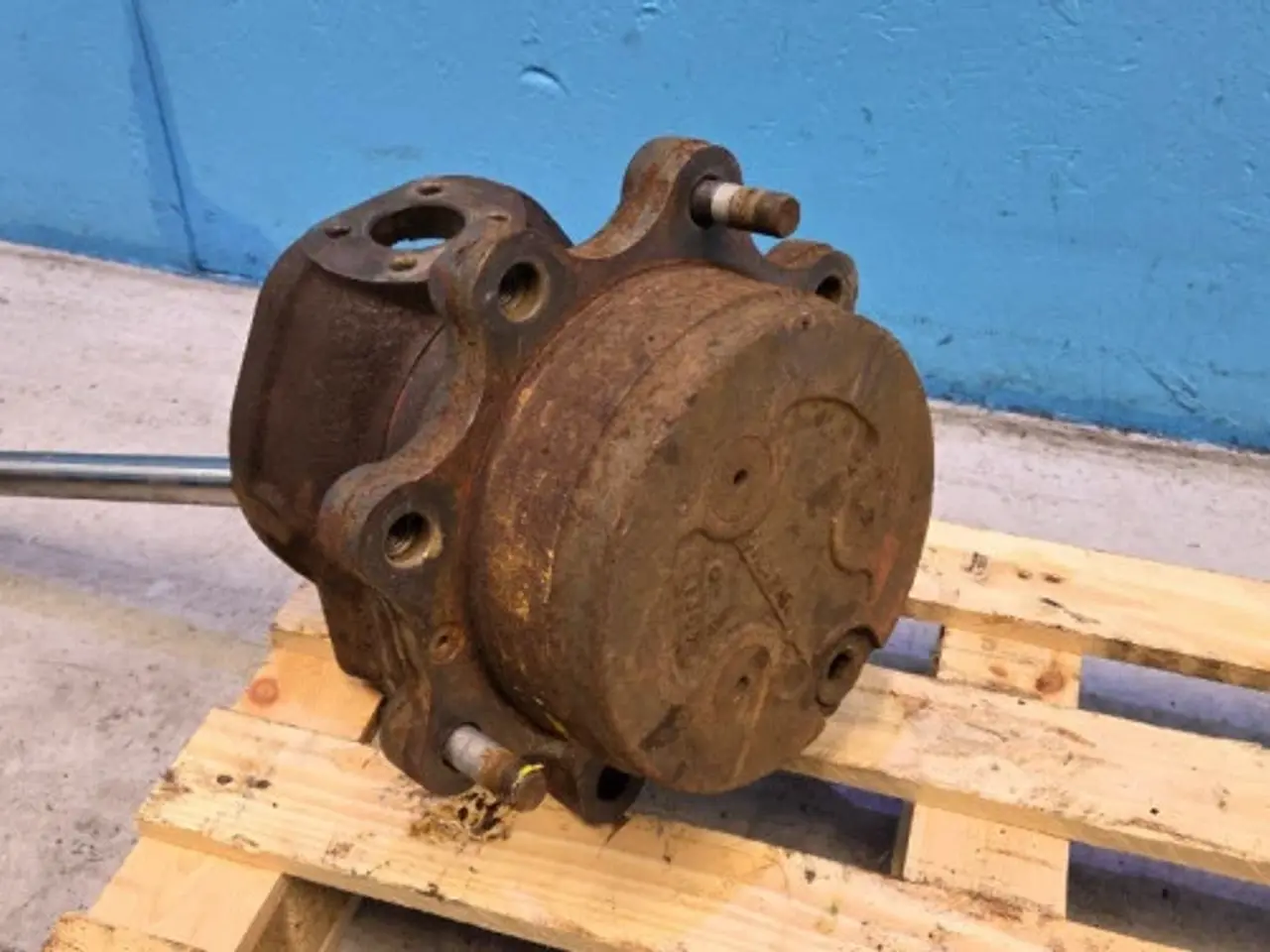 Billede 9 - New Holland LB 110 B Hjulnav R. 85817698
