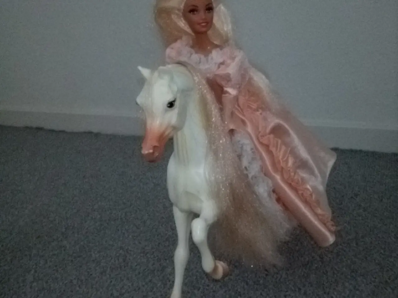 Billede 1 - barbie hest samt dukke