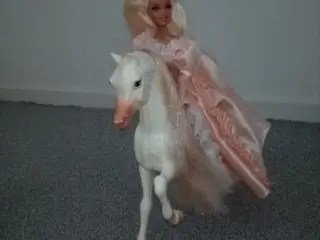 barbie hest samt dukke