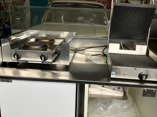 Komplet pølsedisk med pølserister og brødrister
