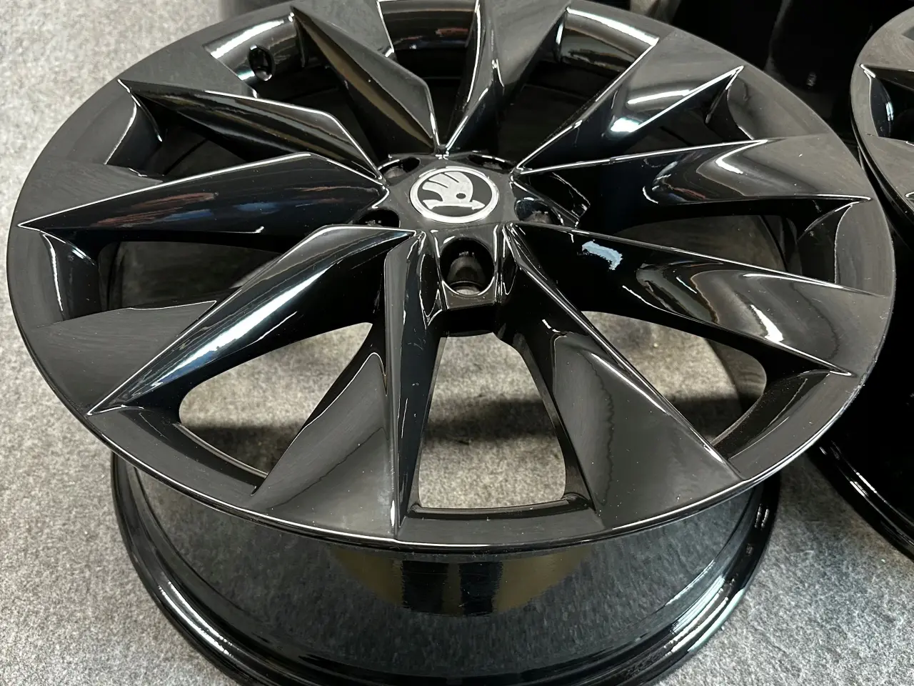 Billede 4 - SKODA ENYAQ 5LA 5L CRYSTAL 8J x 19" 5x112 ET45