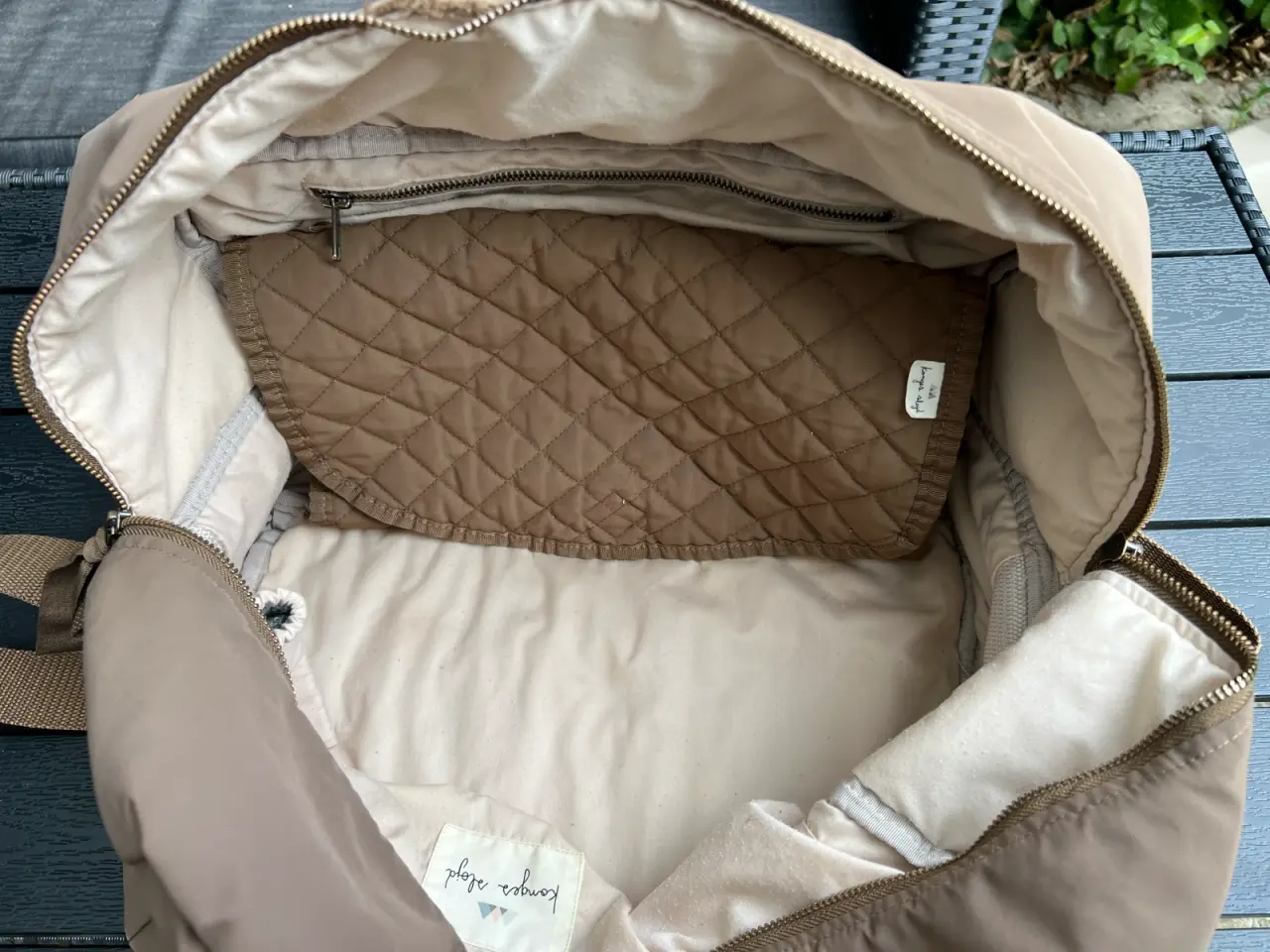 Billede 6 - Konges Sløjd All You Need Pusletaske – Walnut