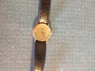 Smukt Tissot 1853 Guldur