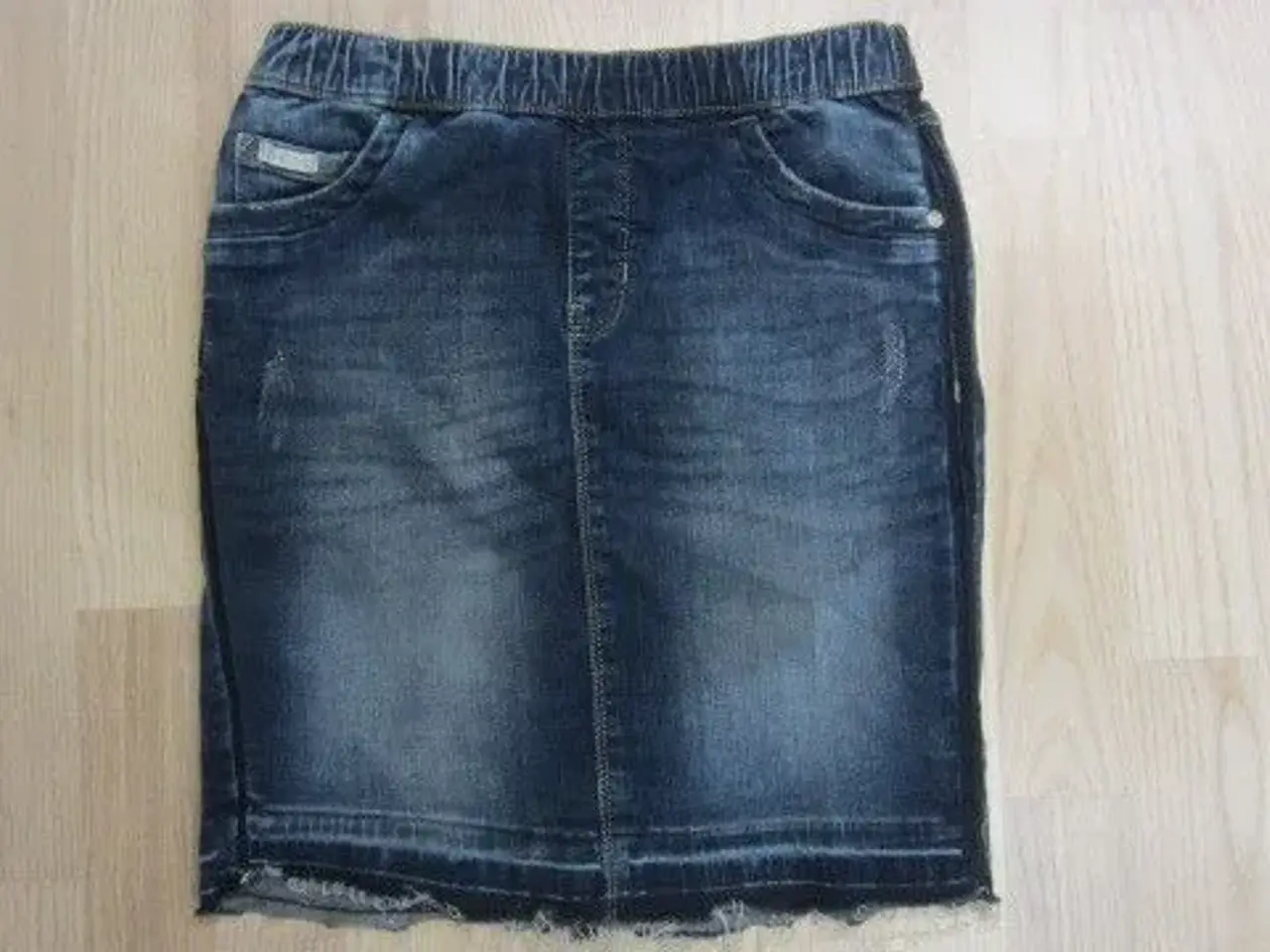 Billede 1 - Str. 158/164, elastisk cowboynederdel