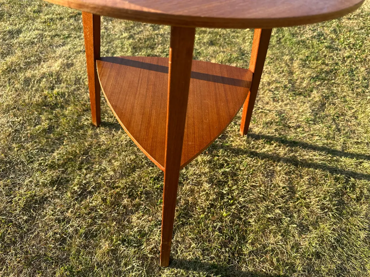 Billede 2 - Lille sidebord / sofabord i teak