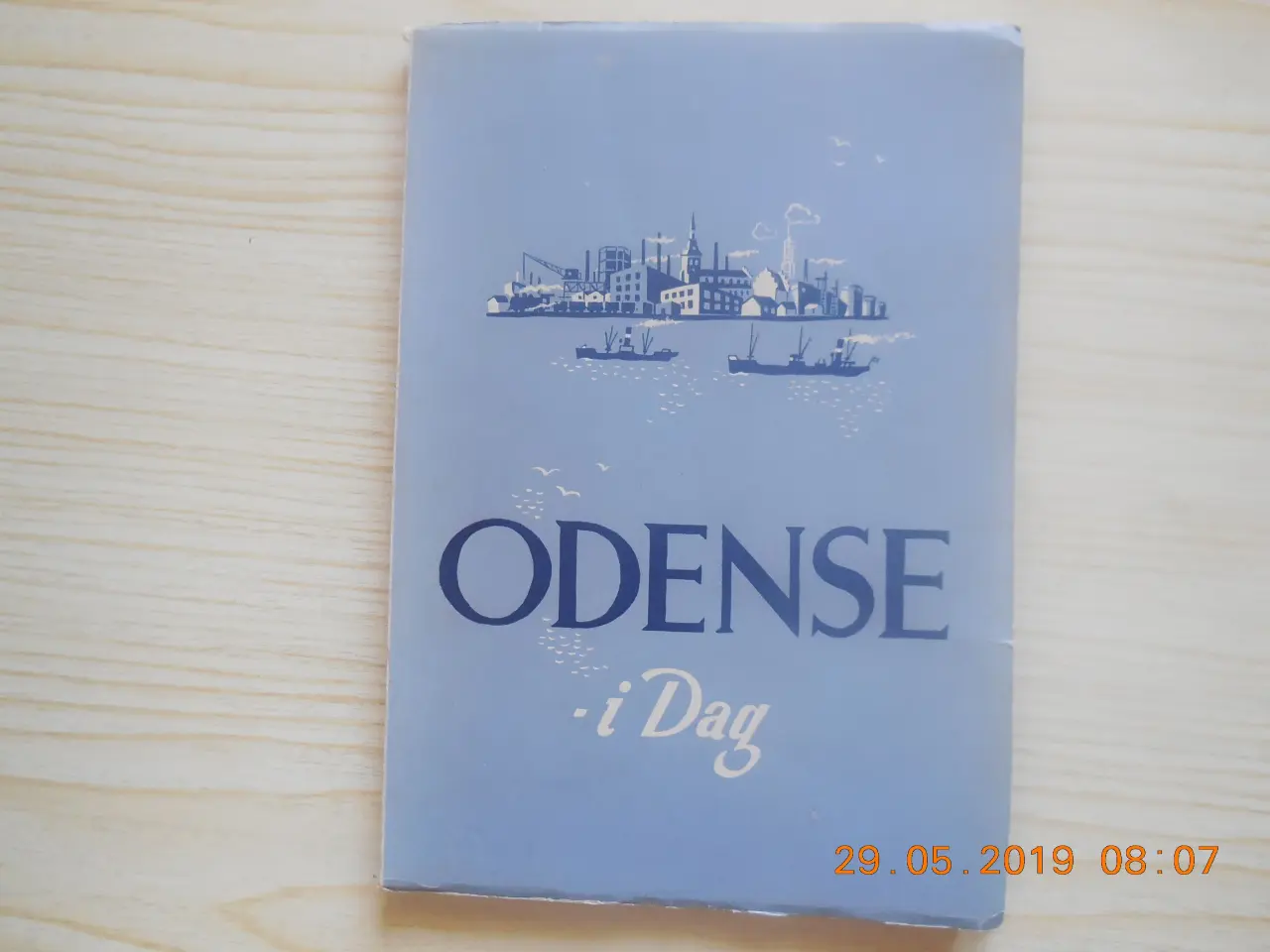 Billede 1 - Odense i dag. Udgivet 1942