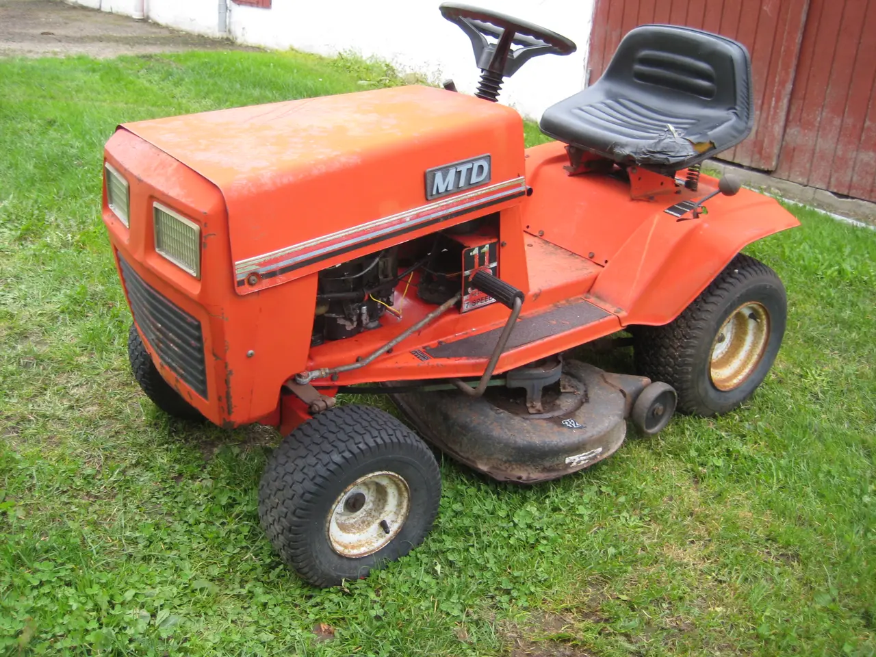 Billede 1 - MTD Havetraktor 11 hk.
