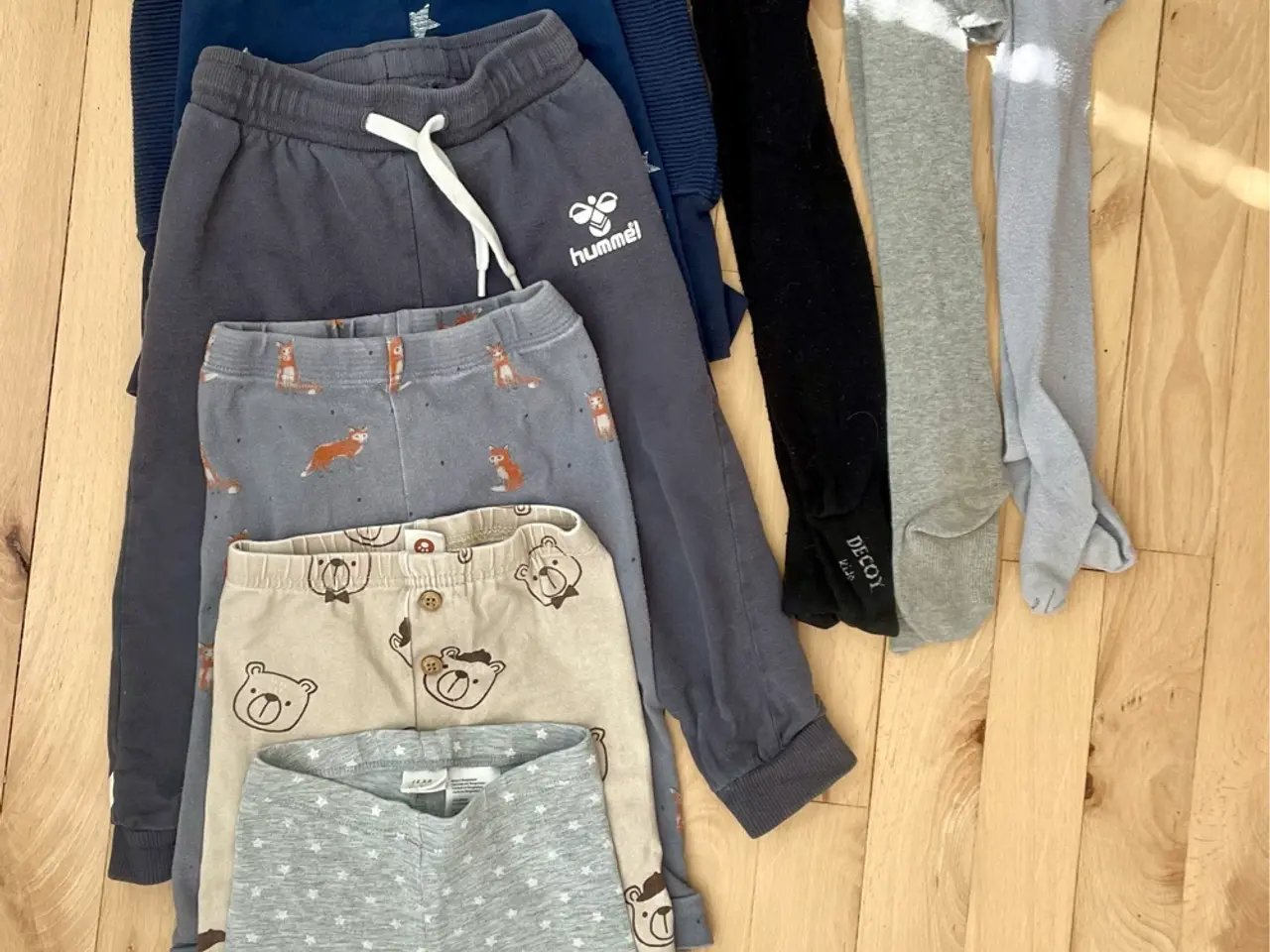 Billede 4 - 🧸 Fin tøjpakke til dreng str 80
