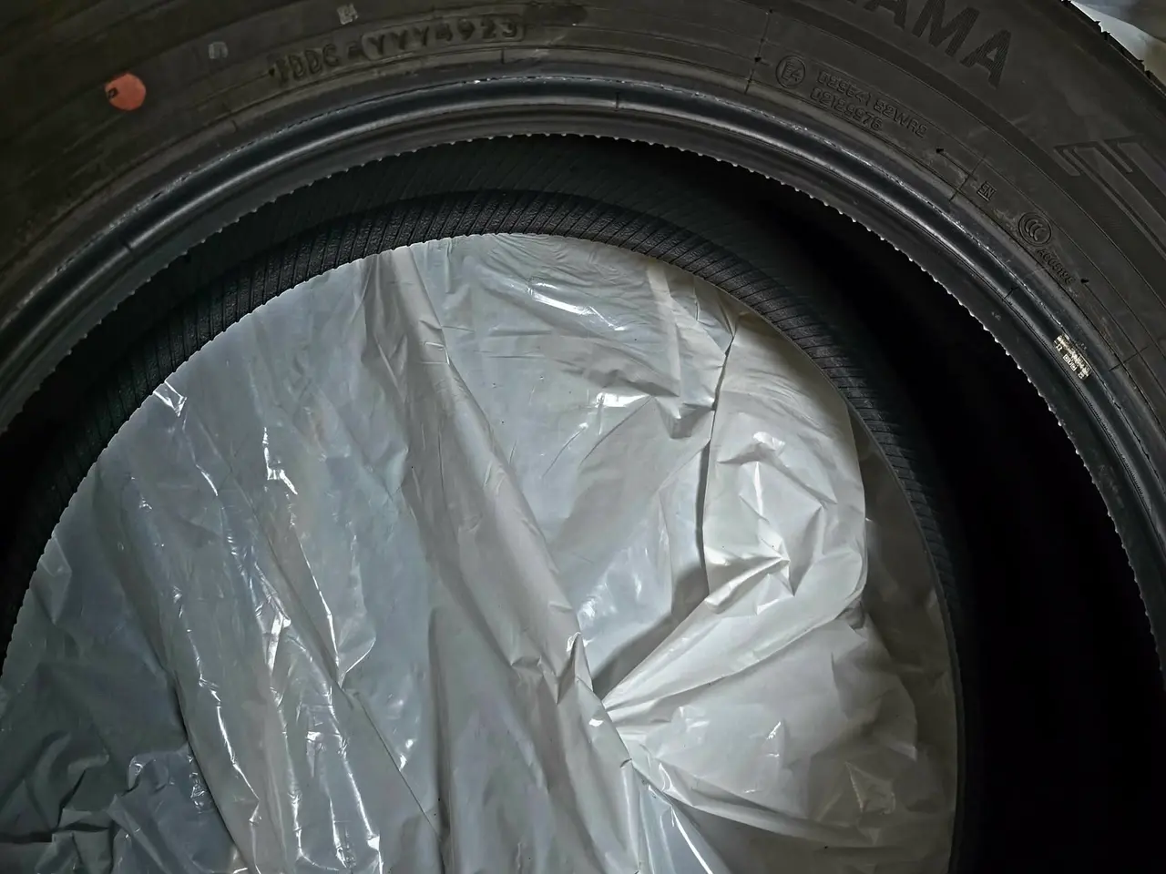Billede 4 - Bridgestone sommerdæk 235/60 103HR18