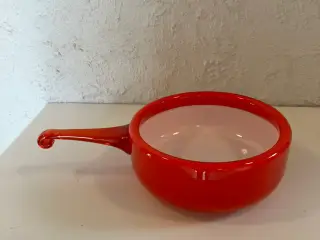 Rød palet sildeskål