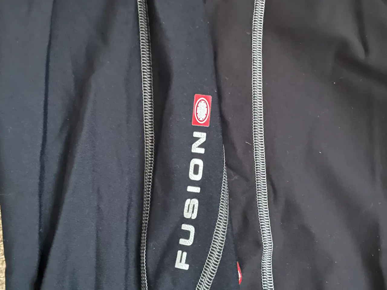 Billede 2 - Fusion 3/4 lange tights S
