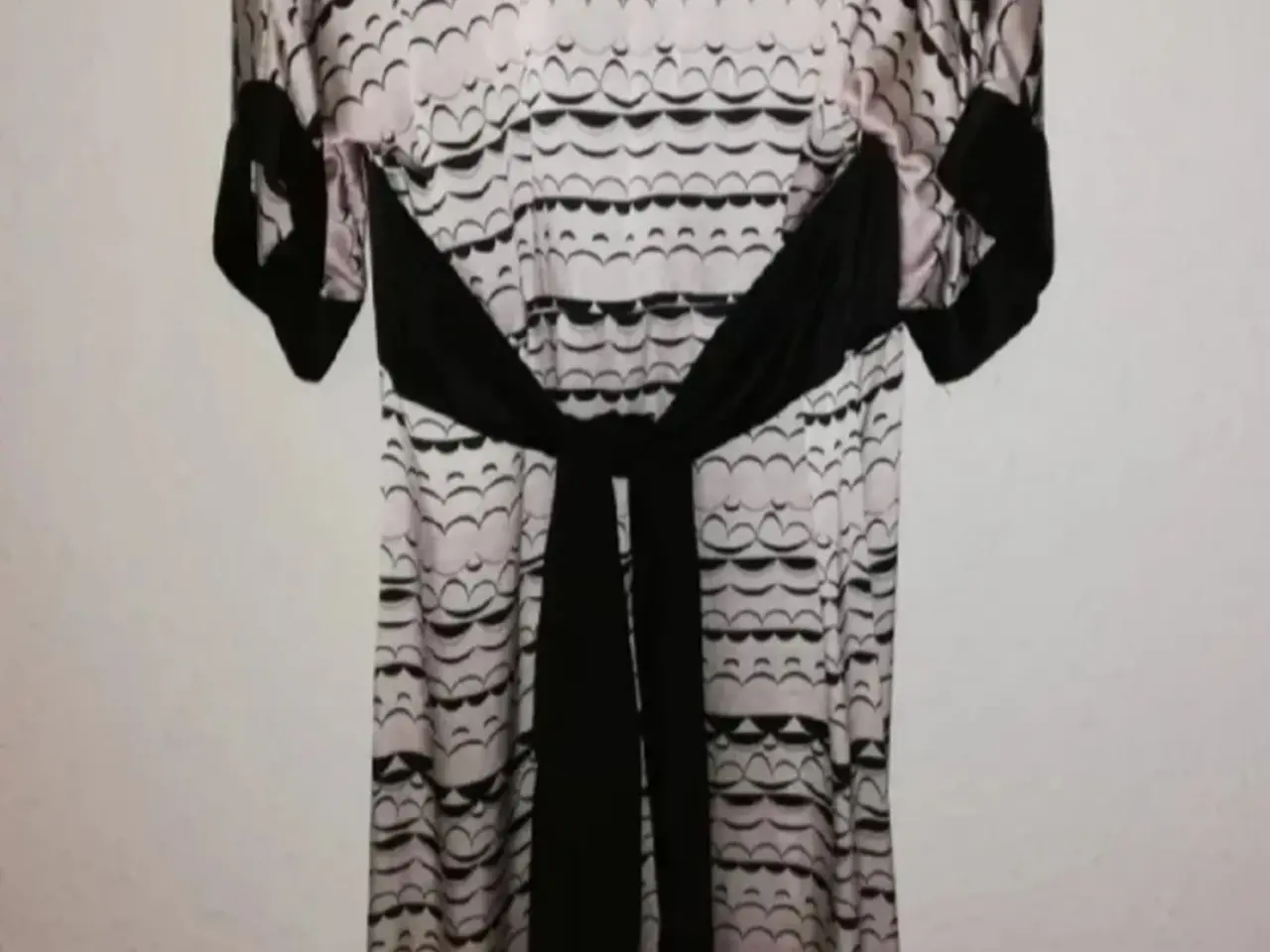 Billede 1 - Smuk silkekjole fra H&M*Madonna