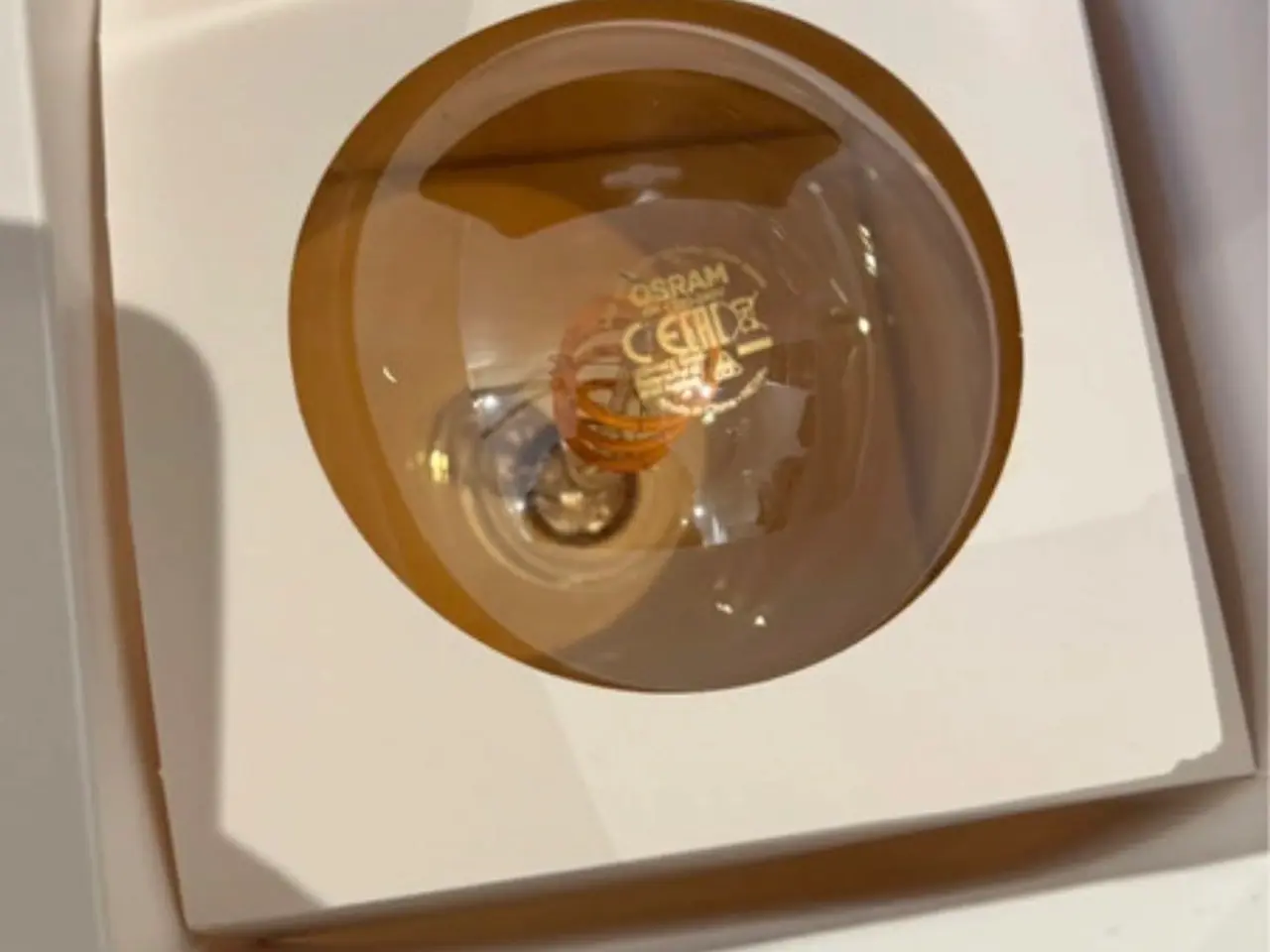 Billede 4 - Loftlampe med 3 pærer tilhørende
