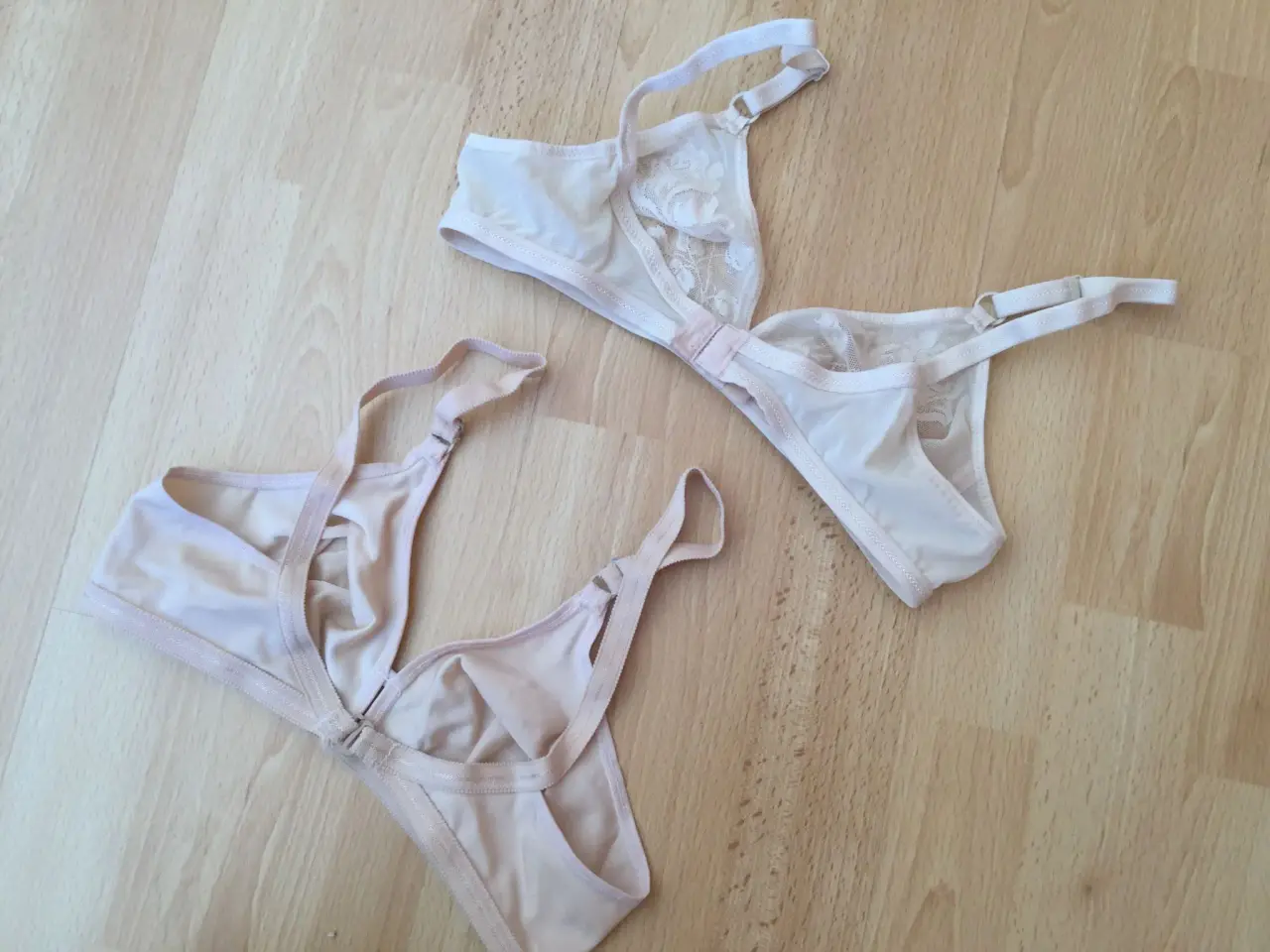 Billede 2 - 2 Triumph  BH  str. 36 / 38 - ialt 60 kr.