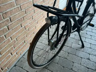 Cykel m. Lad til kurv foran.