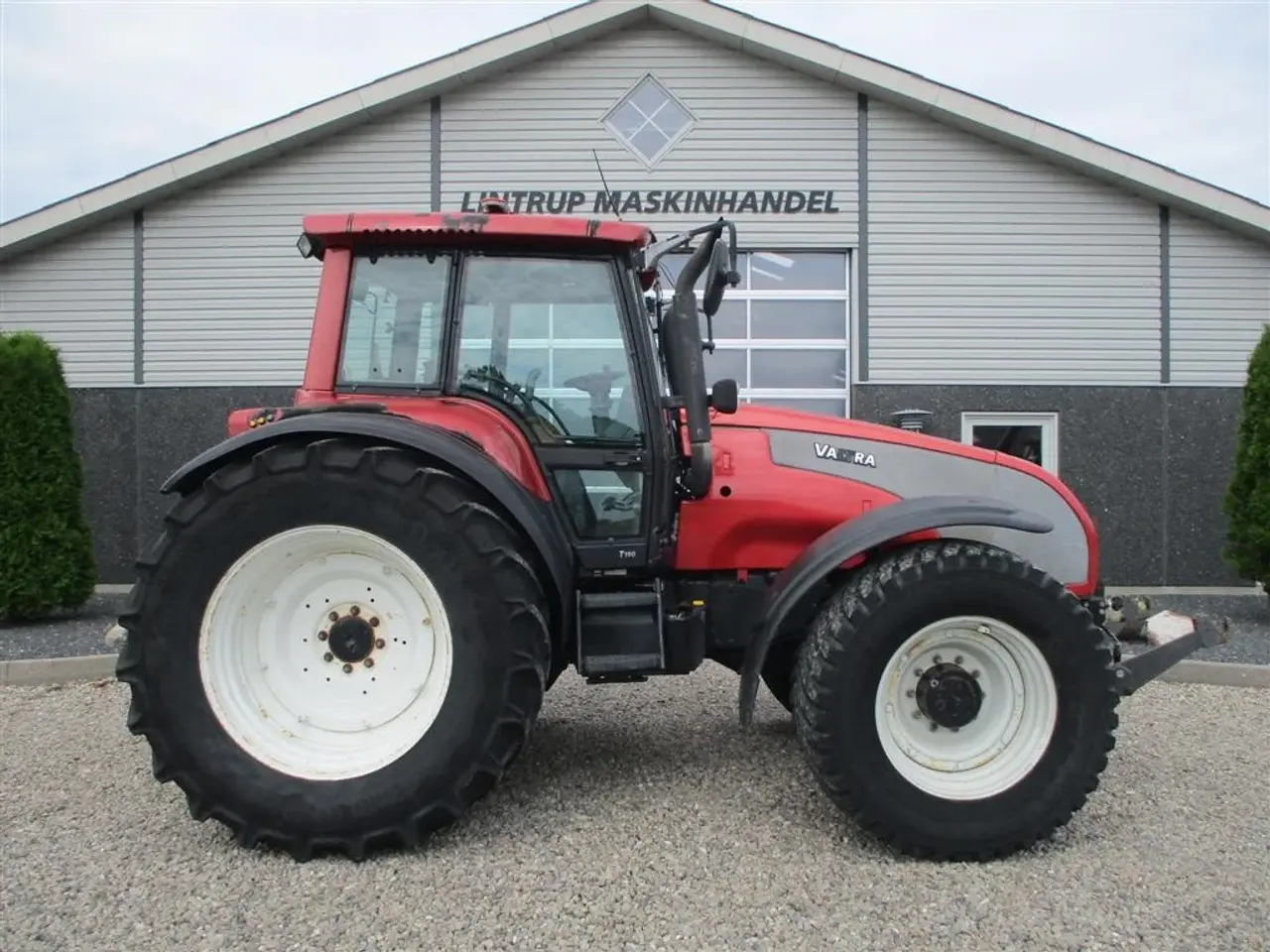 Billede 6 - Valtra T190 Med frontlift og affjedret foraksel