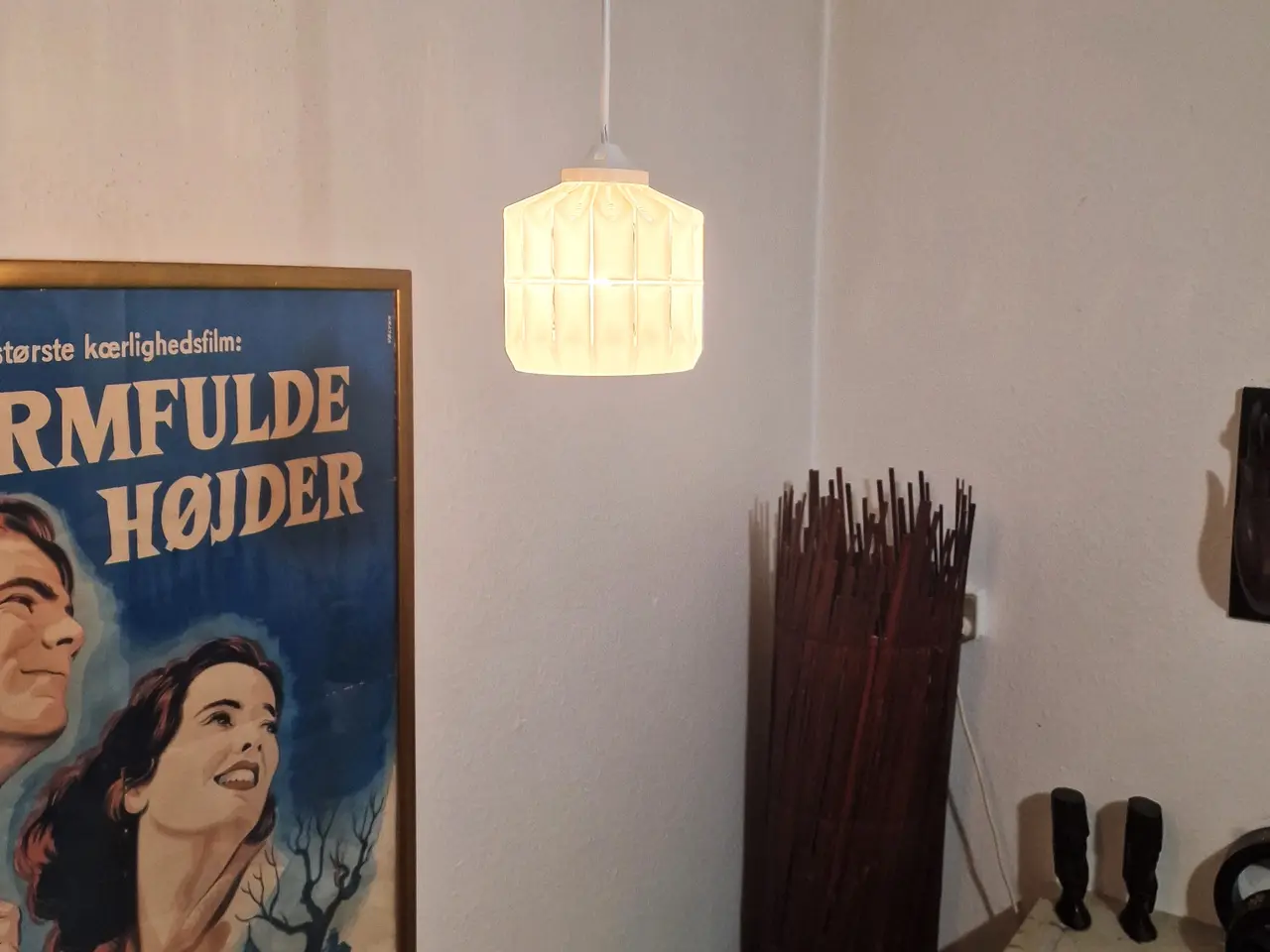 Billede 9 - Lille hvid glas pendel.