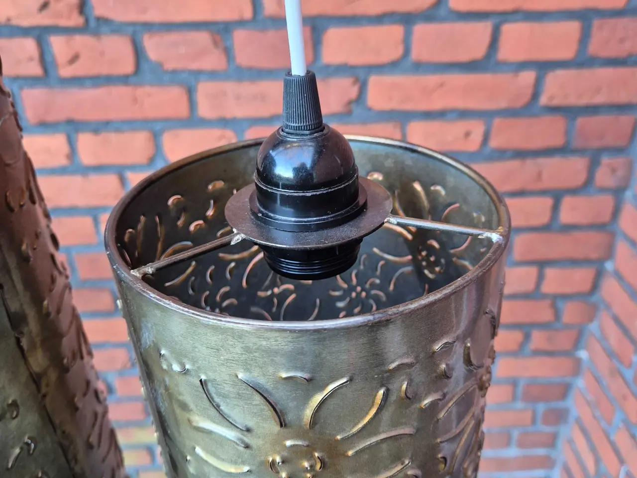 Billede 11 - Høje lamper med glade blomster-perforeringer