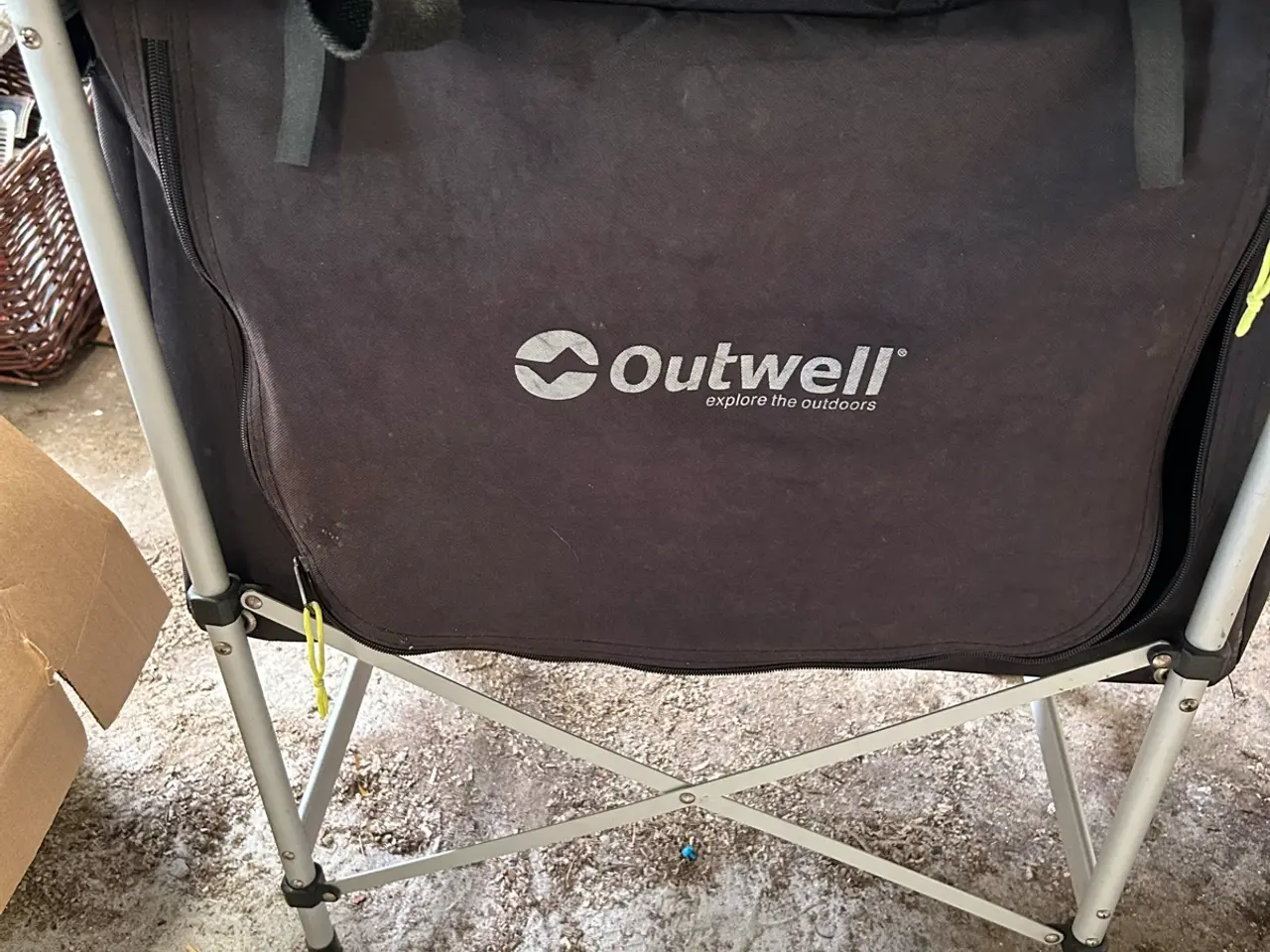 Billede 2 - Camping bord med opbevaring rum