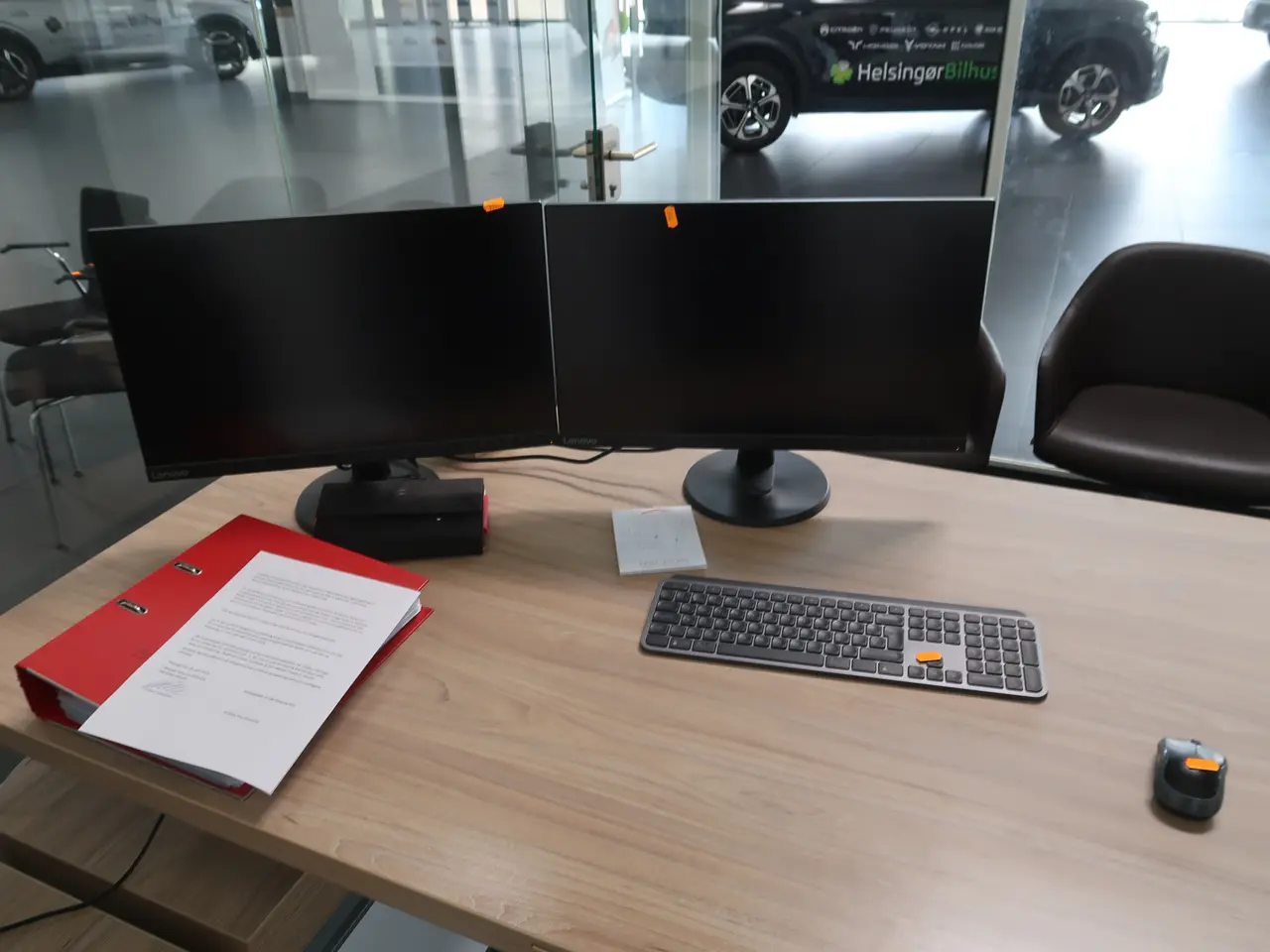 Billede 1 - 2 stk. Computerskærme LENOVO D24-45 med tastatur og mus