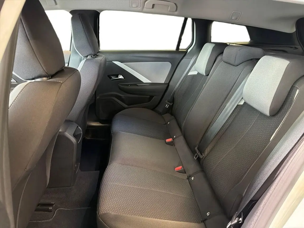 Billede 9 - Opel Astra 1,2 T 110 Edition