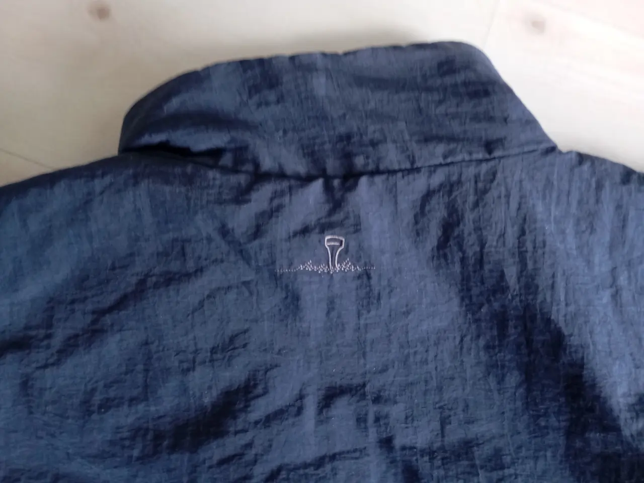 Billede 10 - Vest med mange lommer. BackTee