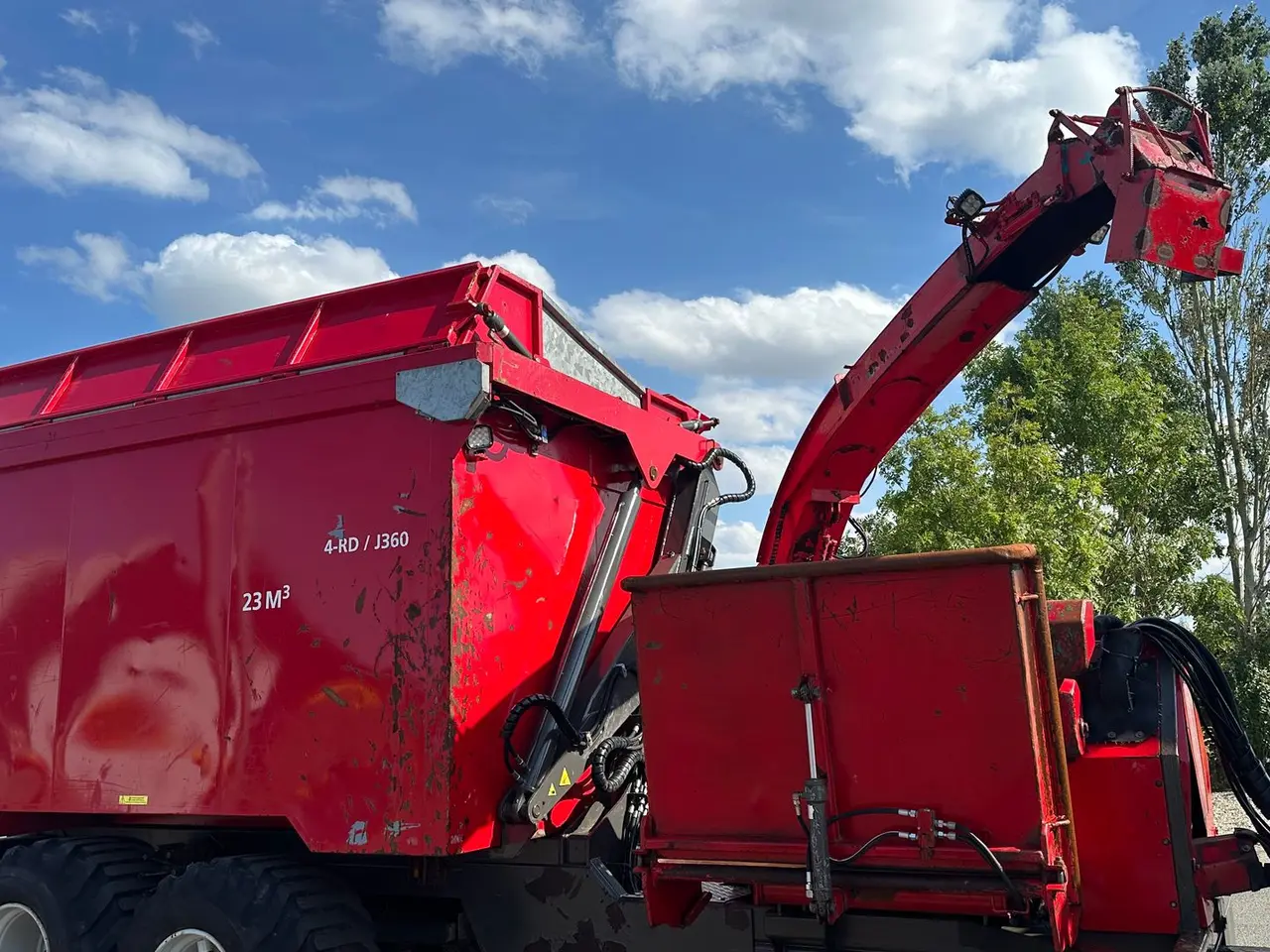 Billede 12 - Valtra T234s Med Jenz 360 Flishugger og Alsidig 23m3 Flisvogn
