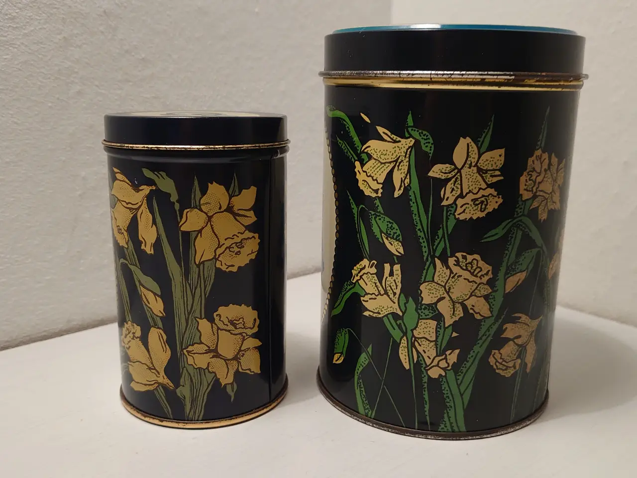 Billede 2 - Irma dåser: 2 stk runde. Højder 10,5 og 14 cm.