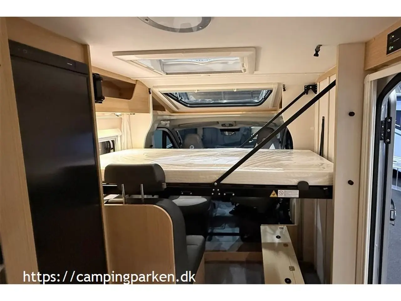 Billede 5 - 2026 - SunLight VAN V67S Ny grundplan i Sunlight VAN-serien, første VAN med 3. soveplads over siddegruppen