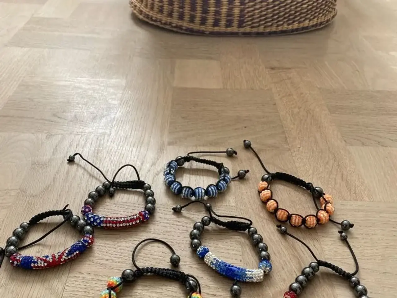 Billede 3 - Knyttede armbånd