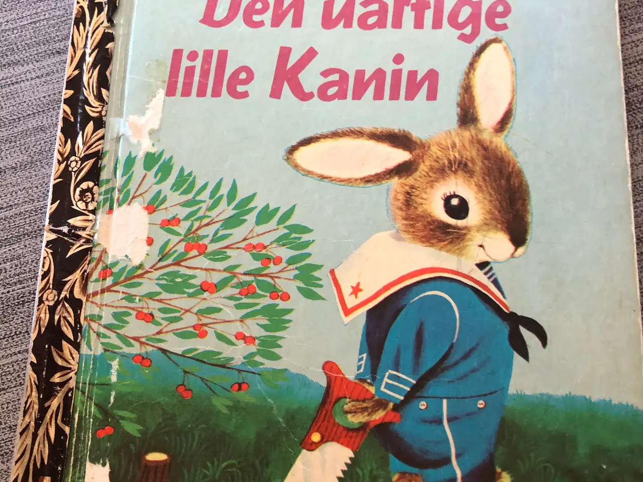 Billede 1 - Bog: Den uartige lille Kanin