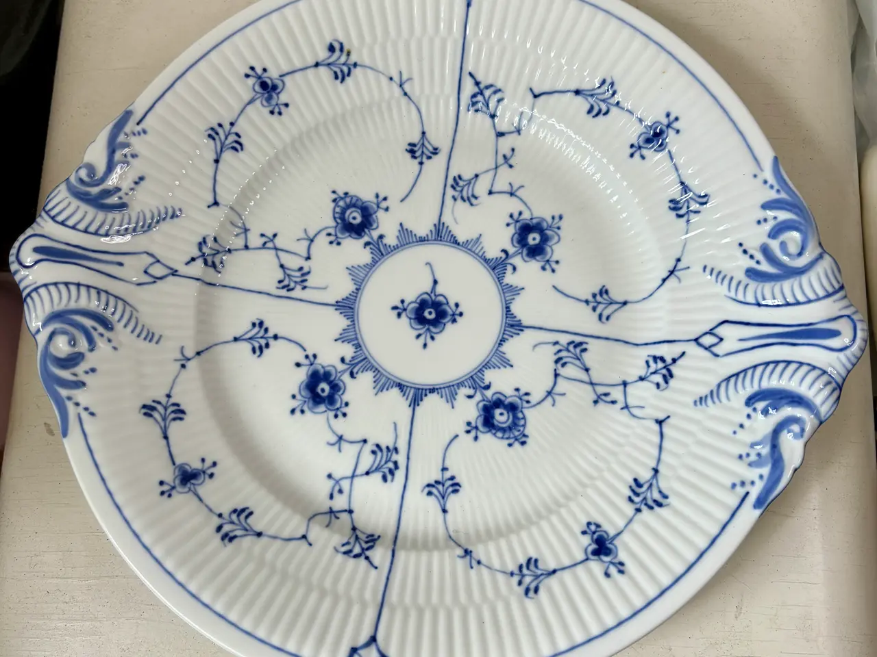 Billede 1 - Royal Copenhagen, musselmalet riflet kagefad