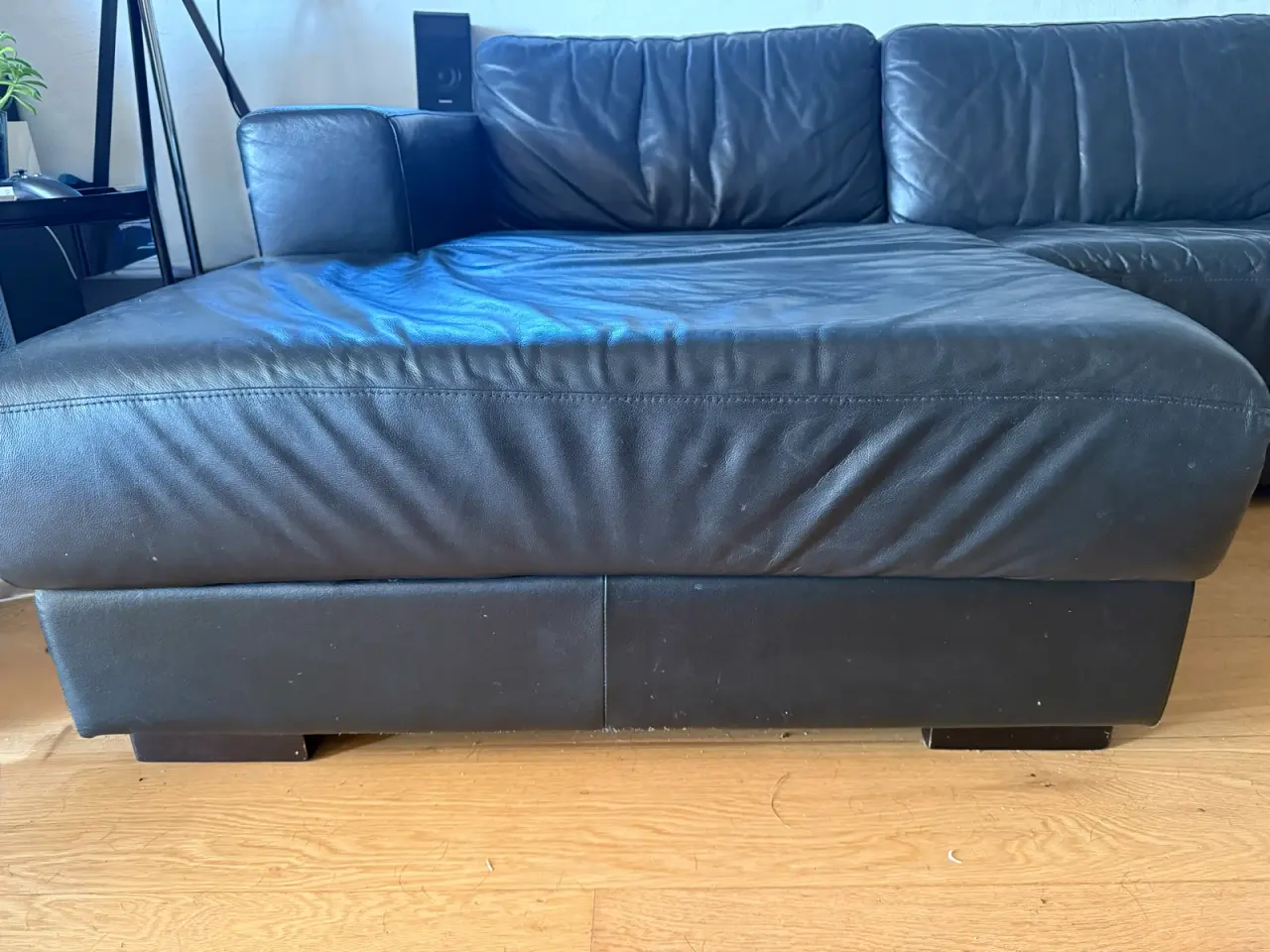 Billede 2 - Sort u-sofa med venstrevendt chaiselong