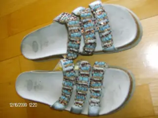 Scholl adapta sandaler