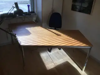 Skrivebord 