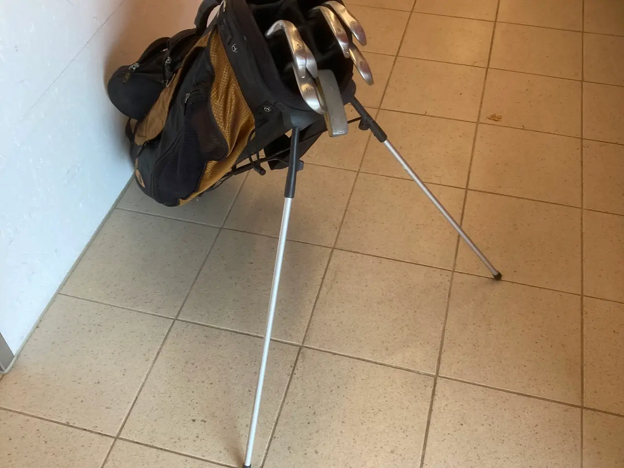 Billede 5 - Golfsæt ibærebag  til nystarter ( Billig Start )