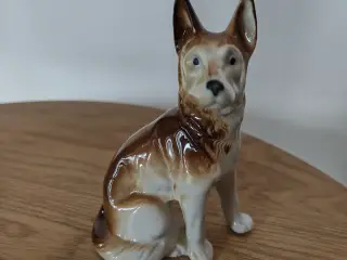 Fin lille porcelænshund
