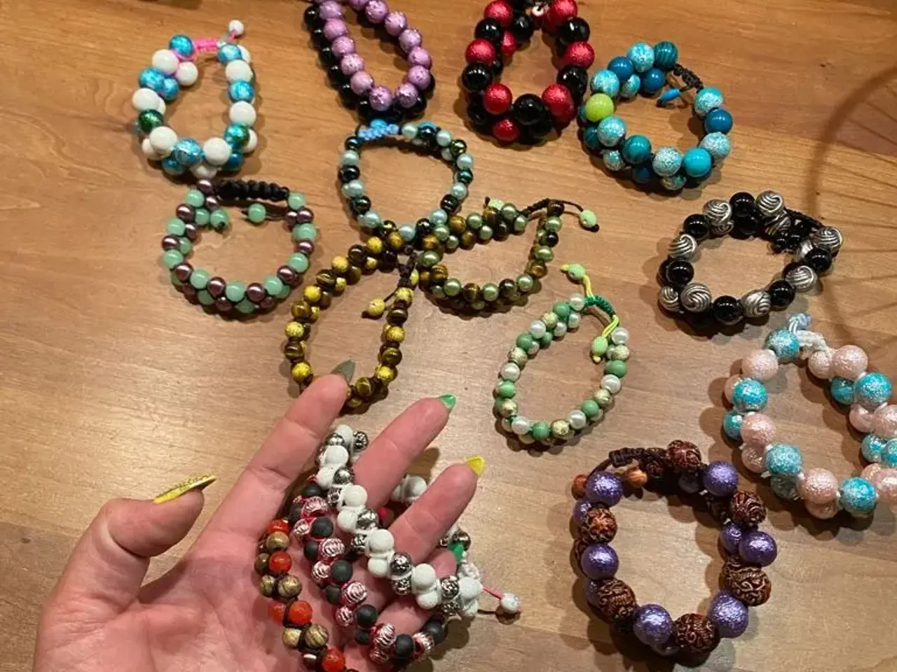 Billede 1 - Nye knyttede armbånd